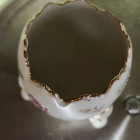 Final Price/1961 Inarco Footed Egg Vase Rose's and Gold Trim - Picture 6 of 6